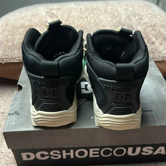 DC Women's Navigator Black Fashion Boot Size 5.5 NIB - Picture 10 of 16